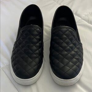 Steve Madden Black Quilted Slip-On Flats